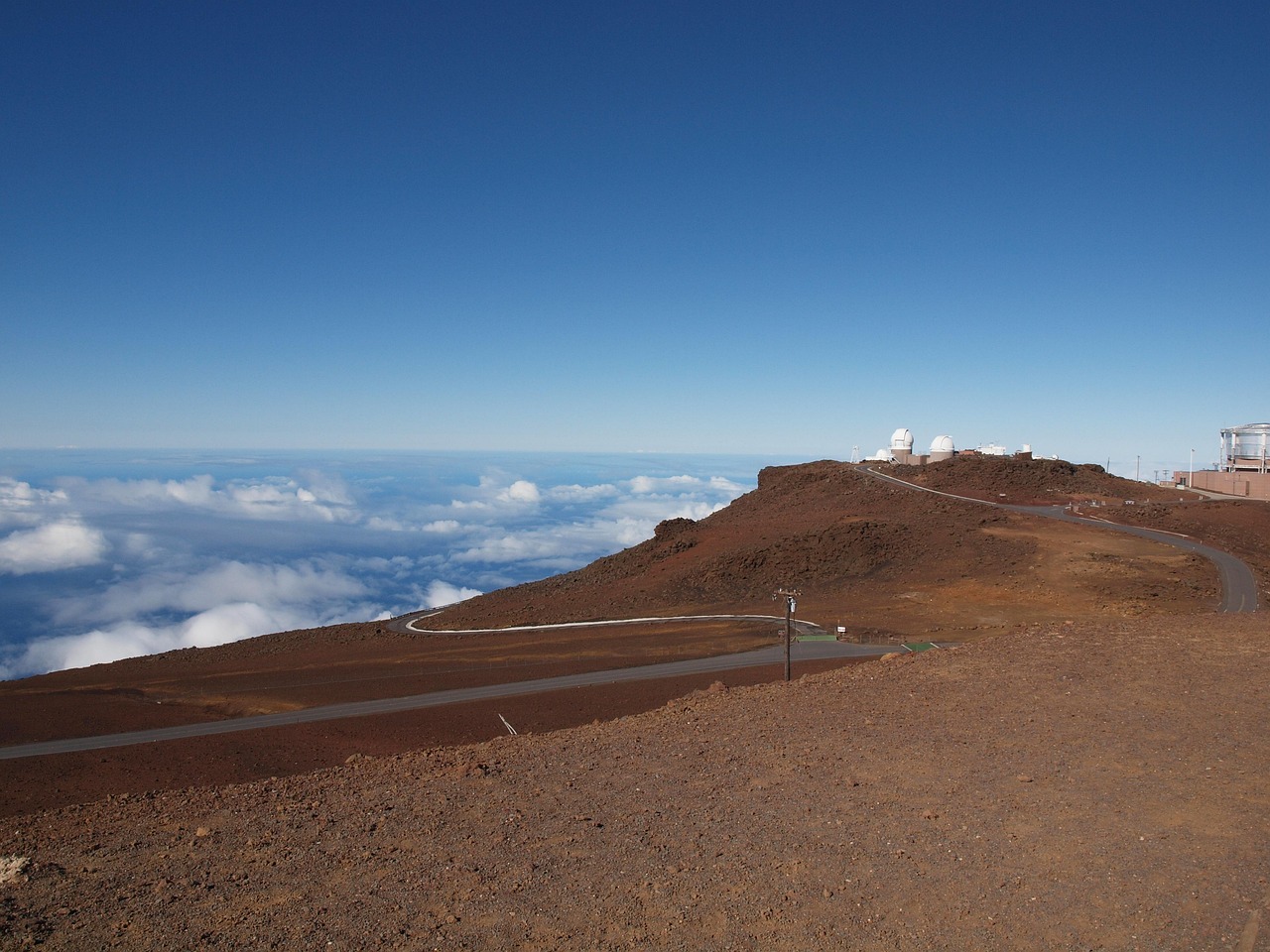 夏威夷火山活跃状态更新，最新地质活动及持续观察研究