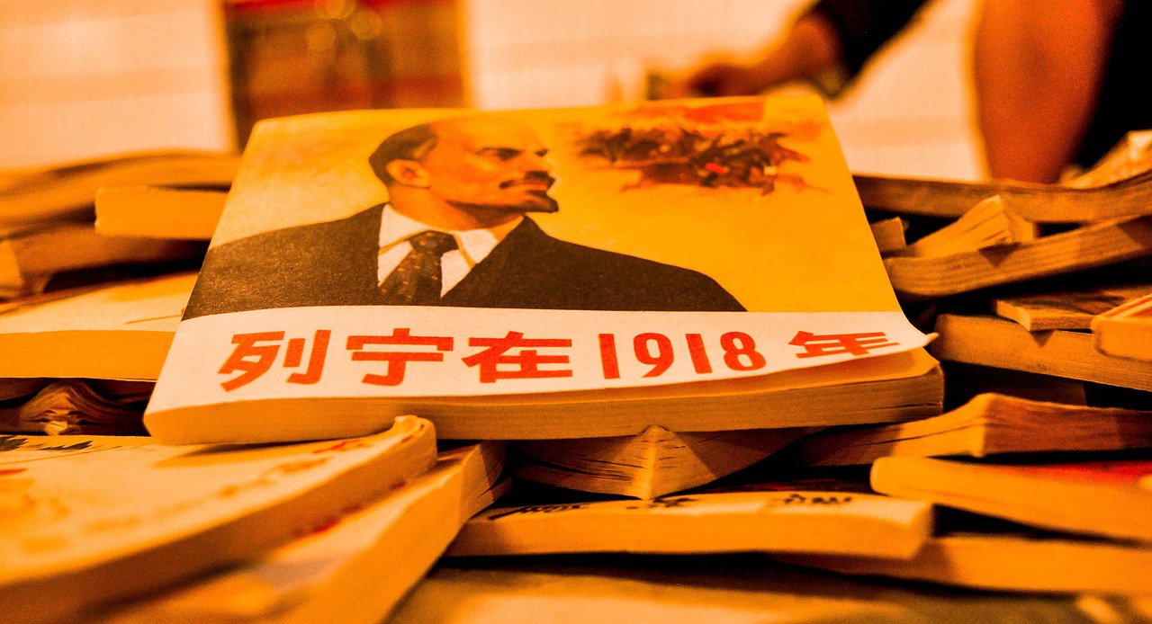 四月视角下的中国特色社会主义理论新进展